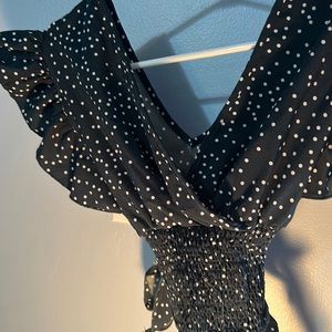 Cute polkadot crop style blouse , worn on or off shoulders, tie around